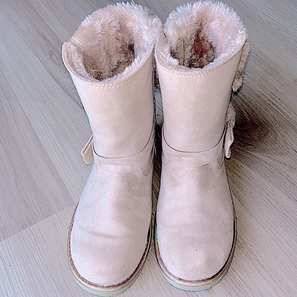 Makalu Faux Fur-Lined Boots w/Bow Accent 4M Pale Pink Girly Winter Outdoor